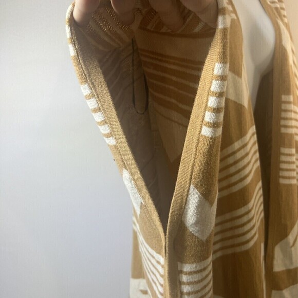 Mossimo Wrap/Shawl/Poncho Open Front  Southwestern Knit Mustard And White OSFM - Picture 2 of 9